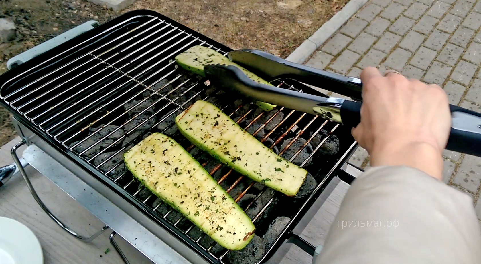 Обзор угольного гриля Weber Go-Anywhere